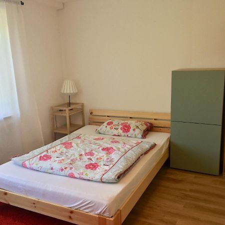 Mayen, Im Mohren, Privatzimmer Nr2, Waldrand, Nahe Nurburgring & Burg Eltz, Gemeinschaftsbad מראה חיצוני תמונה