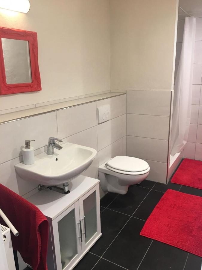 Mayen, Im Mohren, Privatzimmer Nr2, Waldrand, Nahe Nurburgring & Burg Eltz, Gemeinschaftsbad מראה חיצוני תמונה