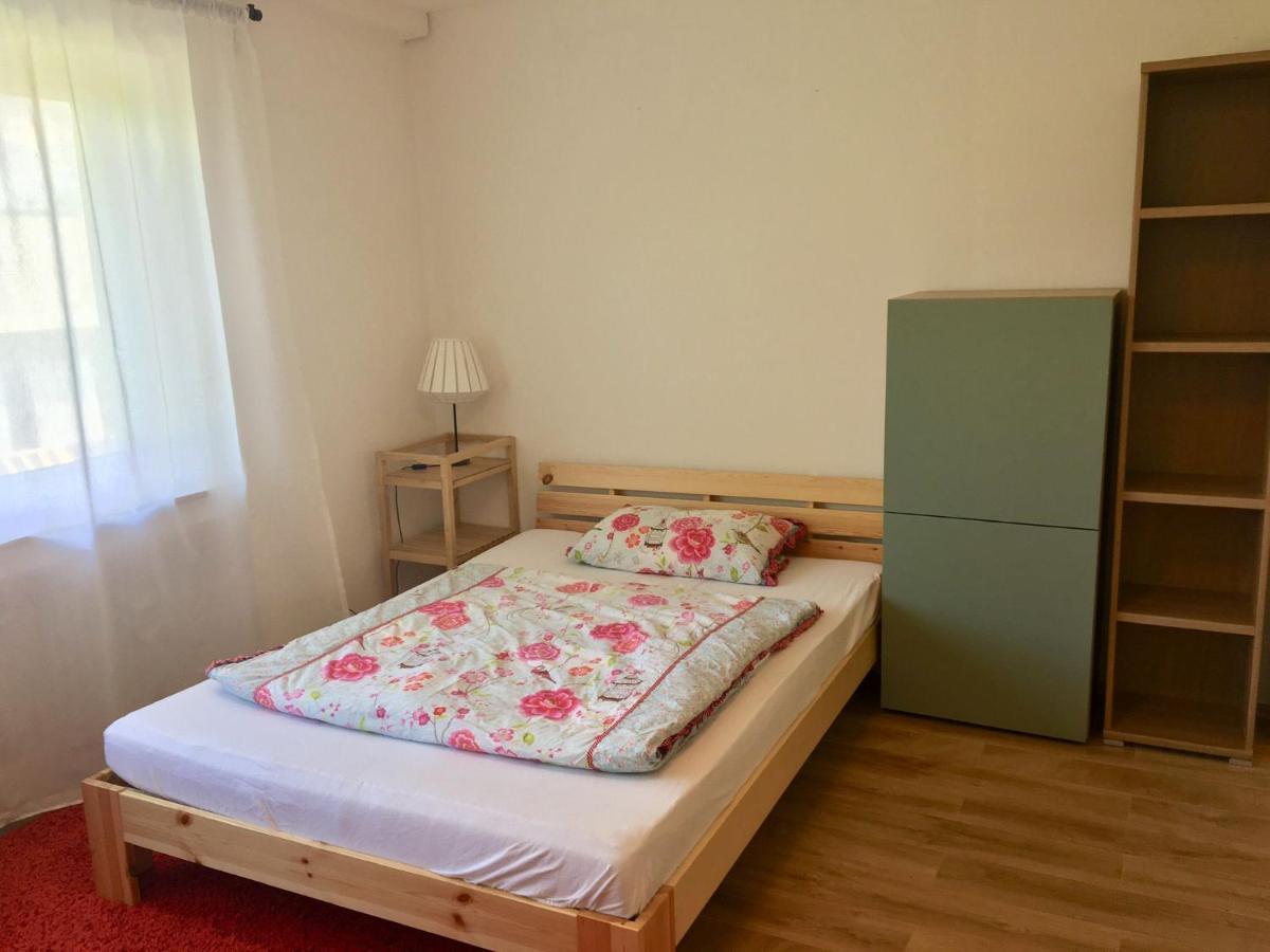 Mayen, Im Mohren, Privatzimmer Nr2, Waldrand, Nahe Nurburgring & Burg Eltz, Gemeinschaftsbad מראה חיצוני תמונה